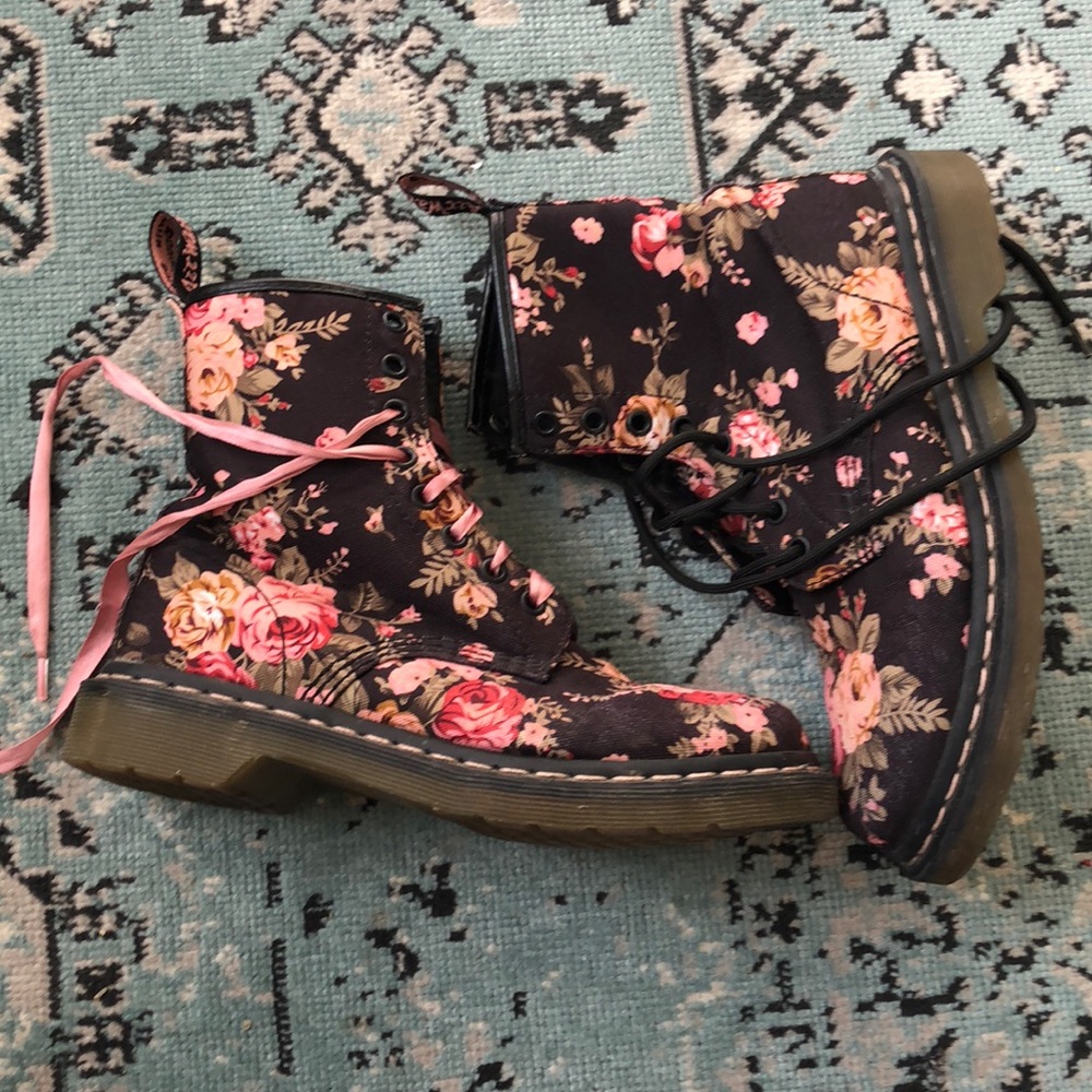 Dr martens floral boots